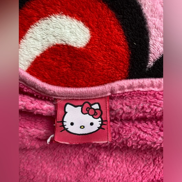 2013 Hello Kitty Hot Pink Gumball Machine Throw Blanket
